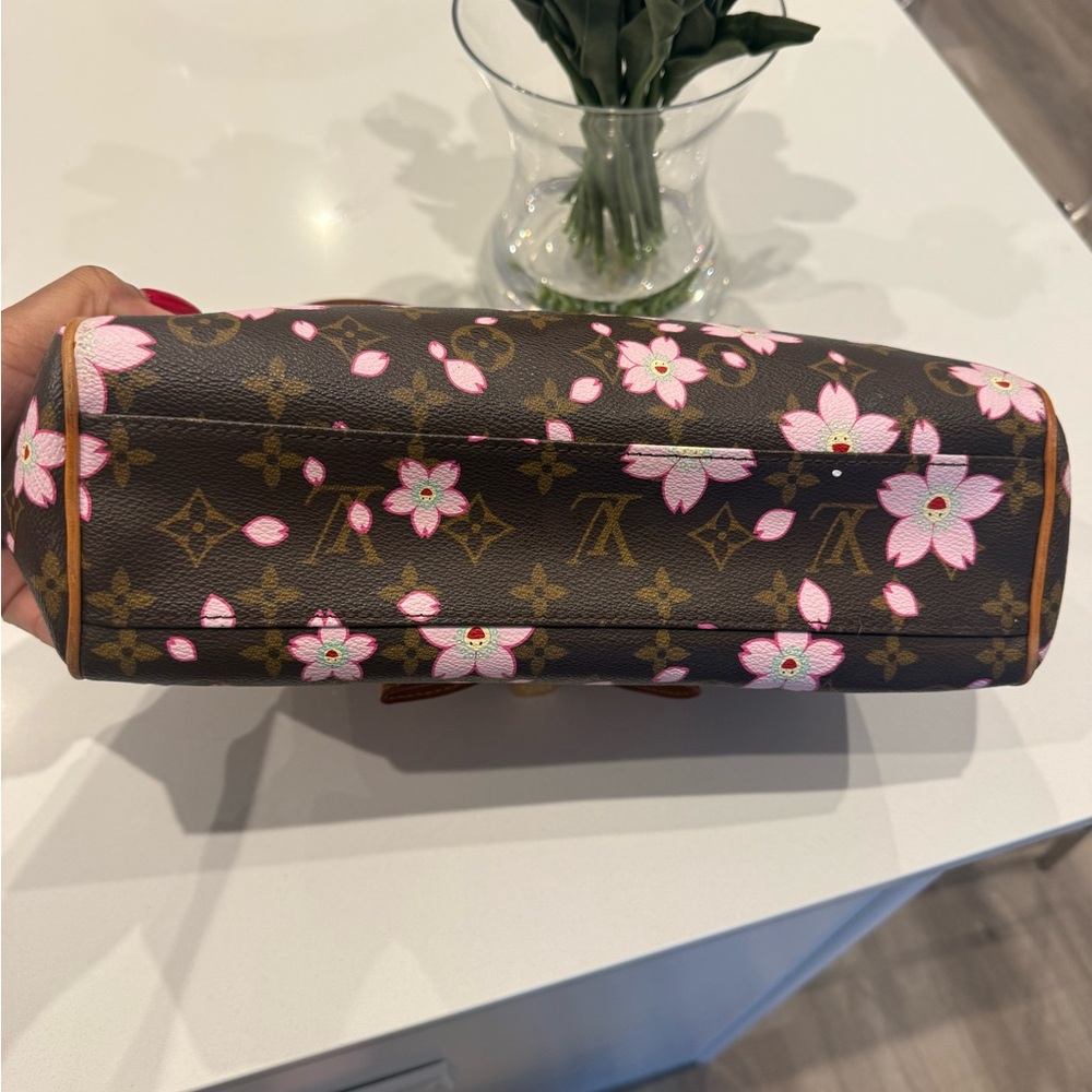 LOUIS VUITTON
TAKASHI MURAKAMI X LV MONOGRAM CHERRY BLOSSOM SAC RETRO PM - Picture 6 of 15